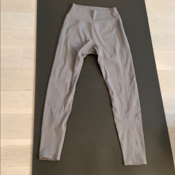 Buffbunny  Baddie Leggings M in Shaded Gray - Picture 8 of 10